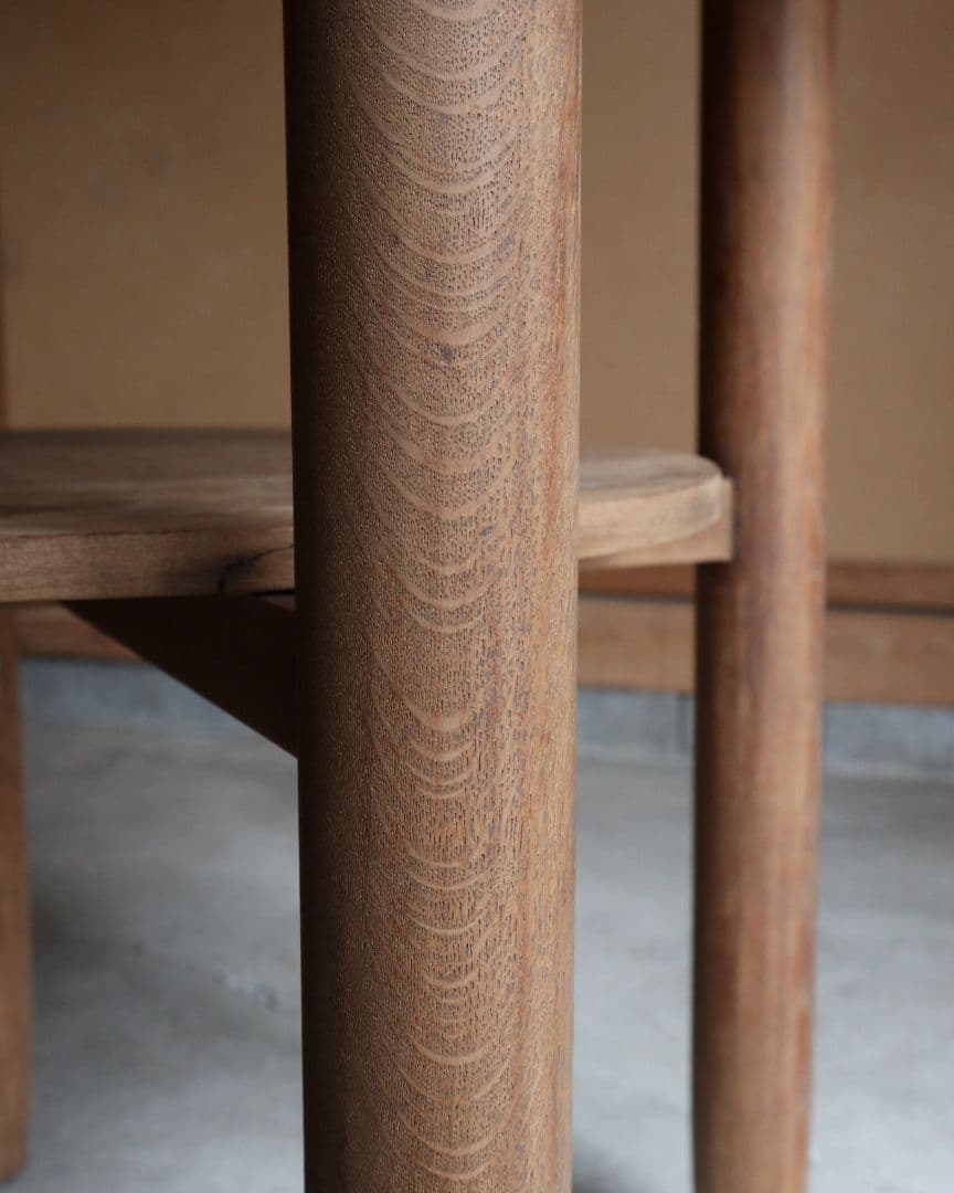 造りの良い楢(ナラ)のカフェテーブル　古道具 古家具 丸テーブル サイドテーブル