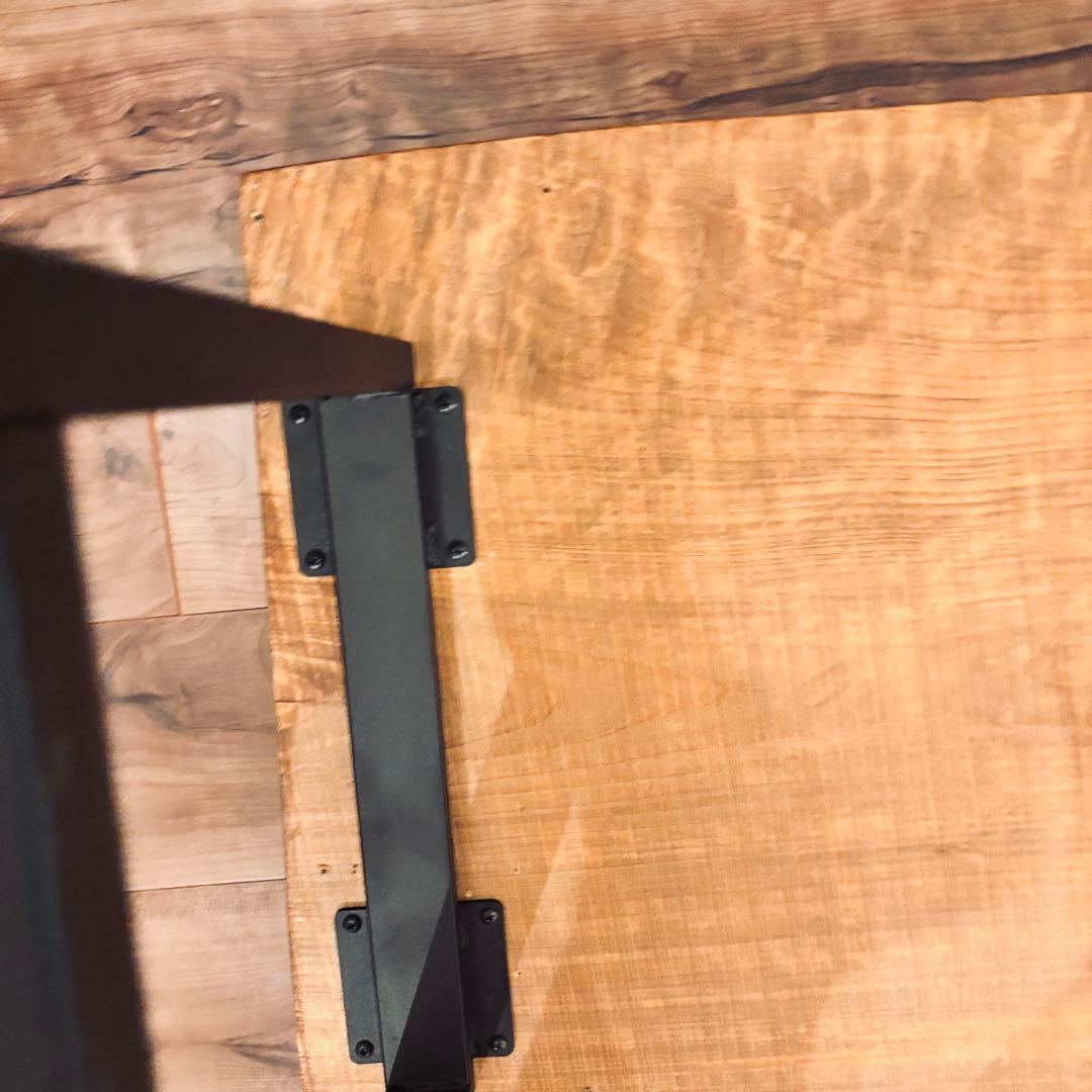 極厚　無垢材のナチュラルテーブル