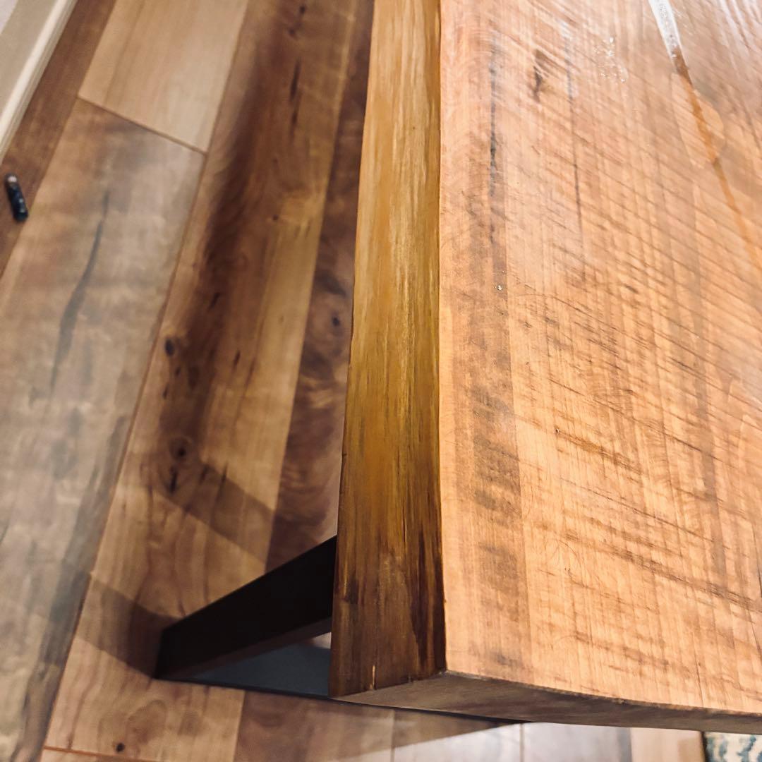 極厚　無垢材のナチュラルテーブル