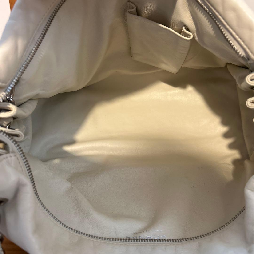 CHANEL ホワイトレザー ショルダーバッグ