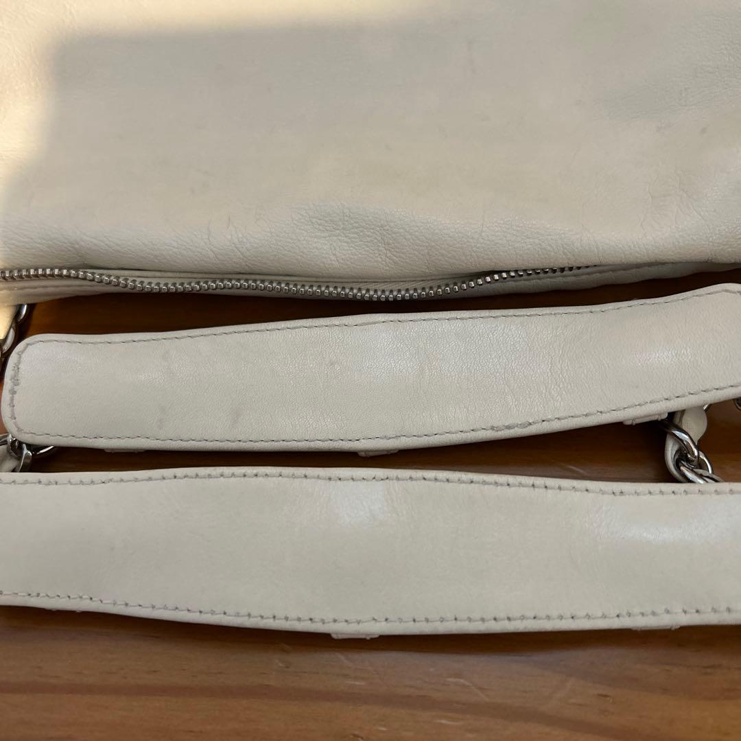 CHANEL ホワイトレザー ショルダーバッグ