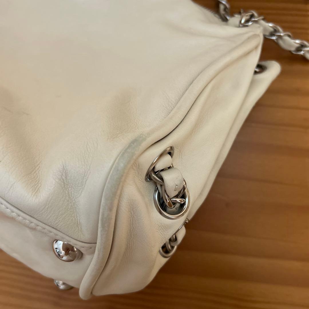 CHANEL ホワイトレザー ショルダーバッグ