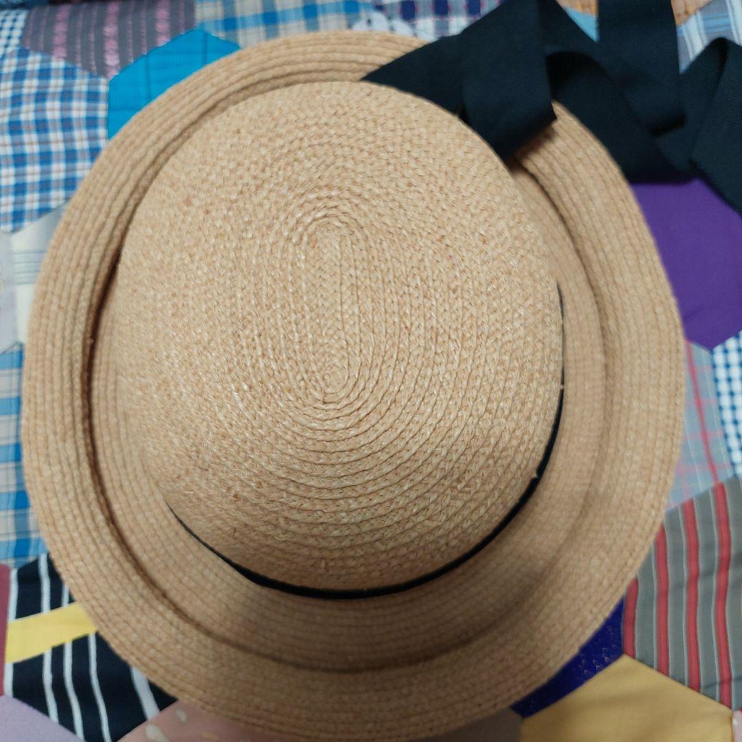 つばの形が可愛いヘレンカミンスキー ラフィア・麦わら帽子