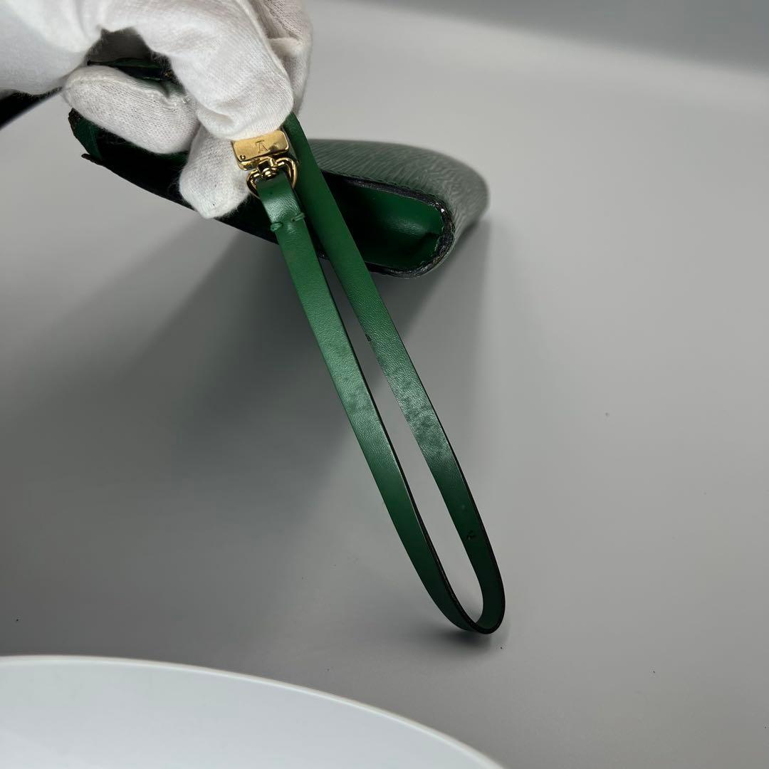 ルイヴィトン エピ ポシェット クラッチ 緑
