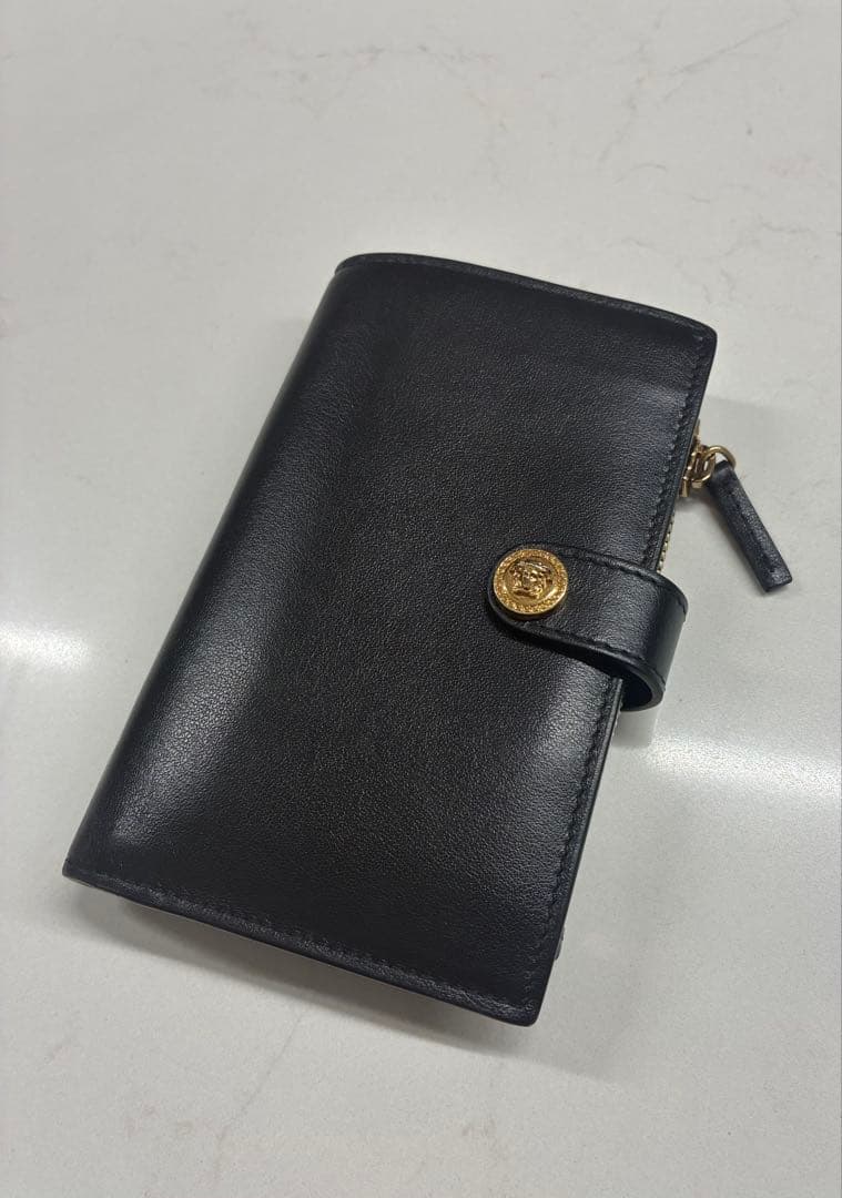 VERSACE ブラック 二つ折り財布　メンズレディース男女兼用　ヴェルサーチェ