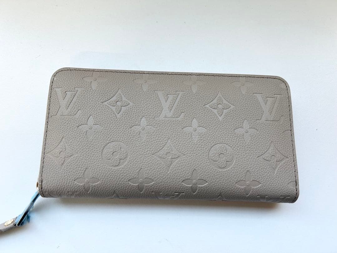 アンプラント ジッピーウォレット 長財布