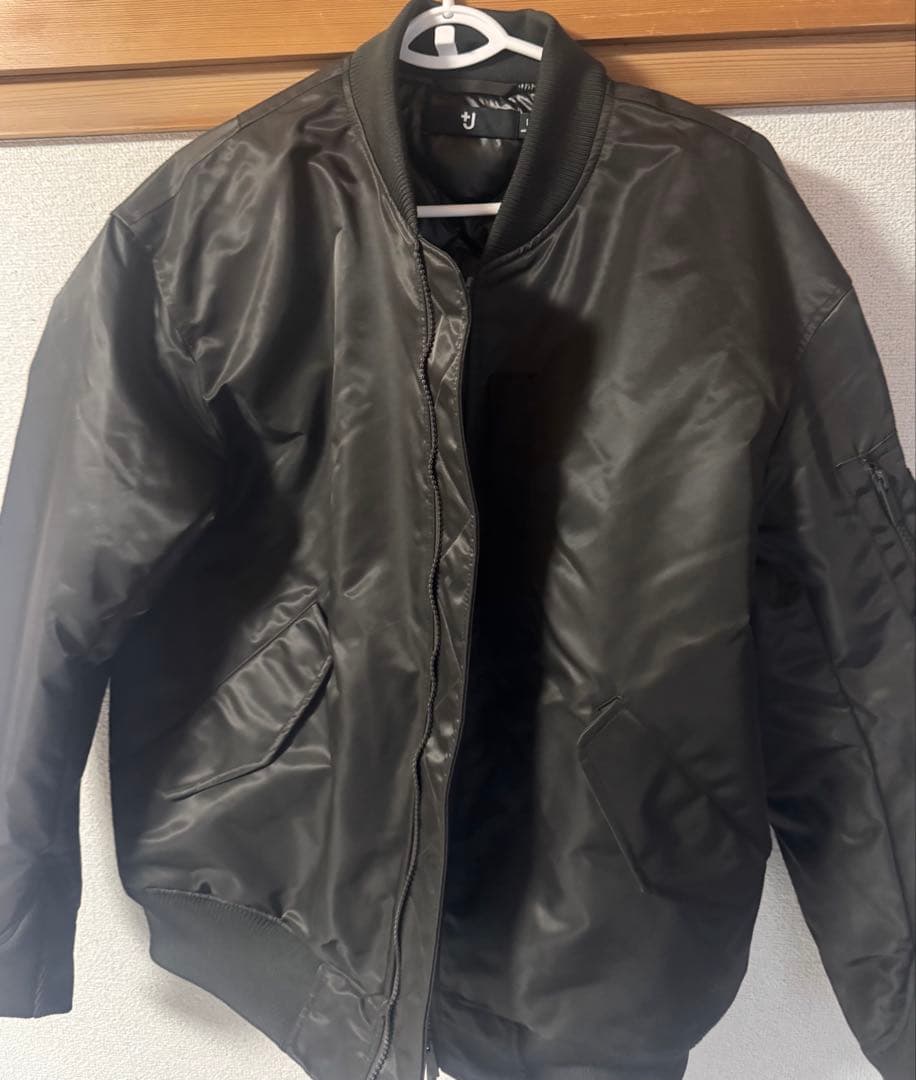 2026年復刻ユニクロ ハイブリッドダウンオーバーサイズ MA-1 新品未使用