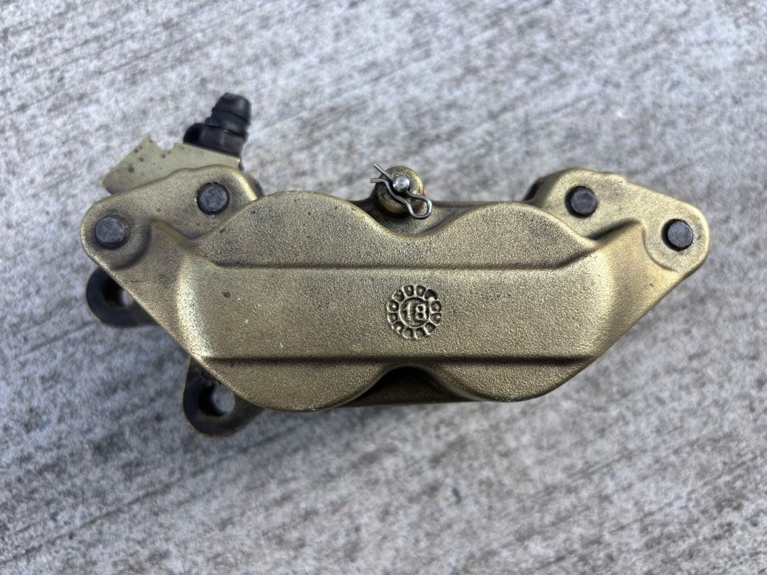 brembo キャスティング4ポッド ブレーキキャリパー　40mm