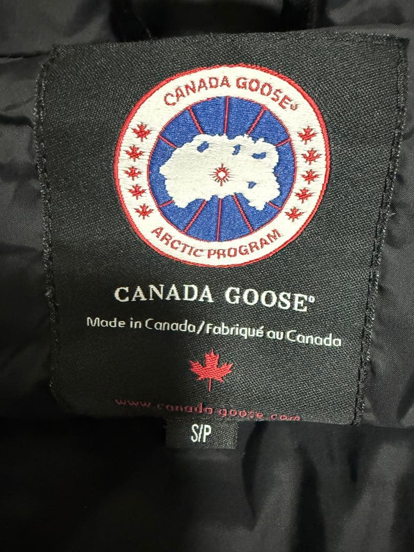 本物　カナダグース　ダウンベスト　カーキ　Sサイズ