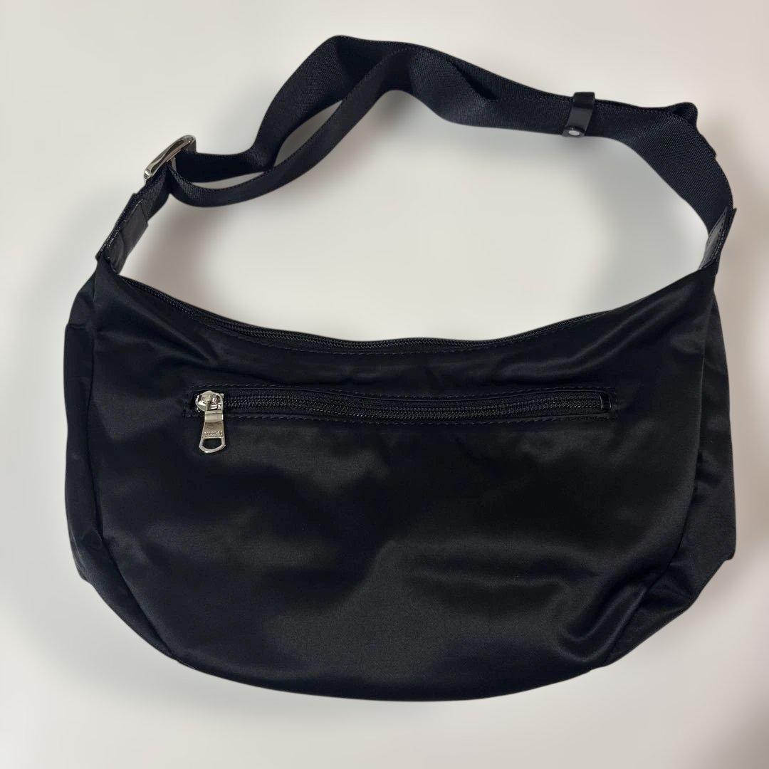 超美品ラシット ナイロン ラウンドショルダーバッグ 金具シルバー