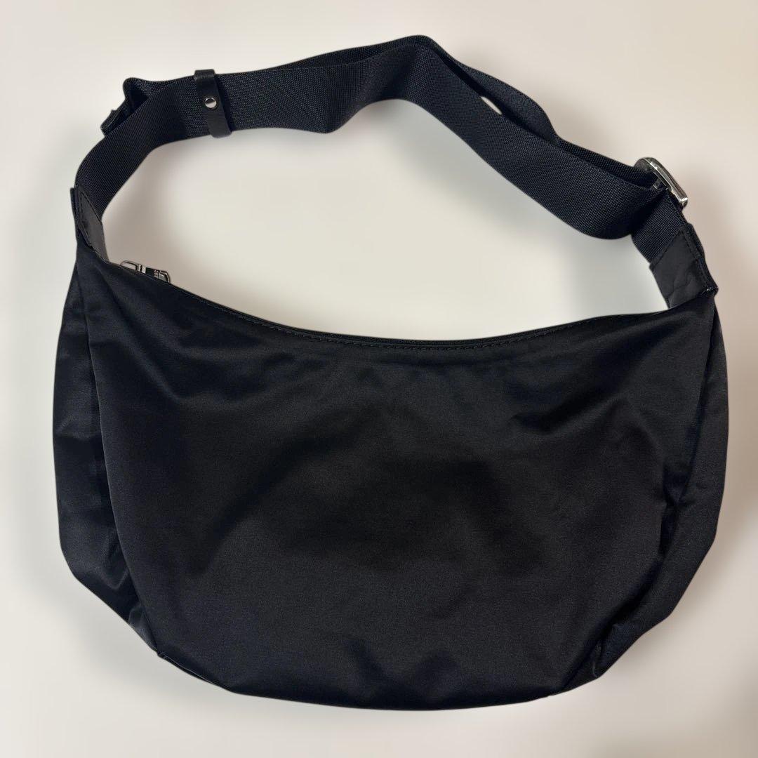 超美品ラシット ナイロン ラウンドショルダーバッグ 金具シルバー