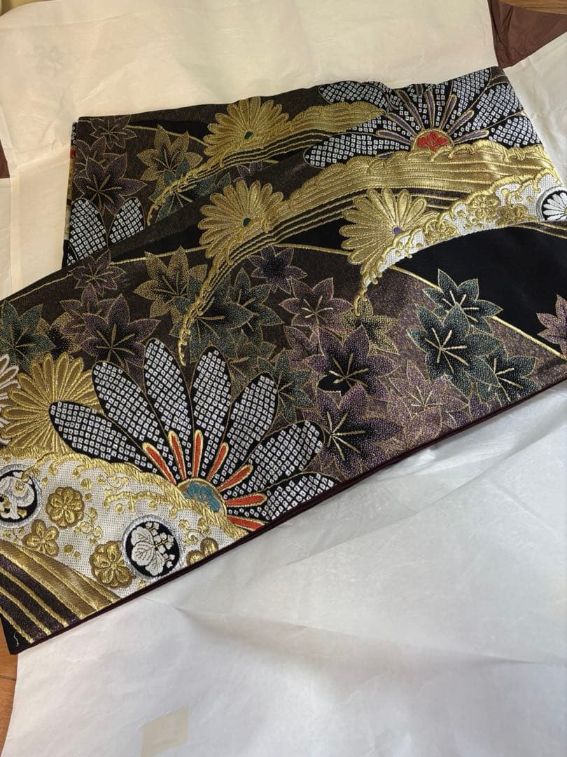 振袖 成人式 赤い桜柄振袖と金色帯