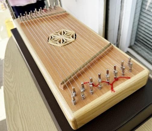 美品 真琴 16弦 専用ケース付き　ヒーリング　神具　真麻