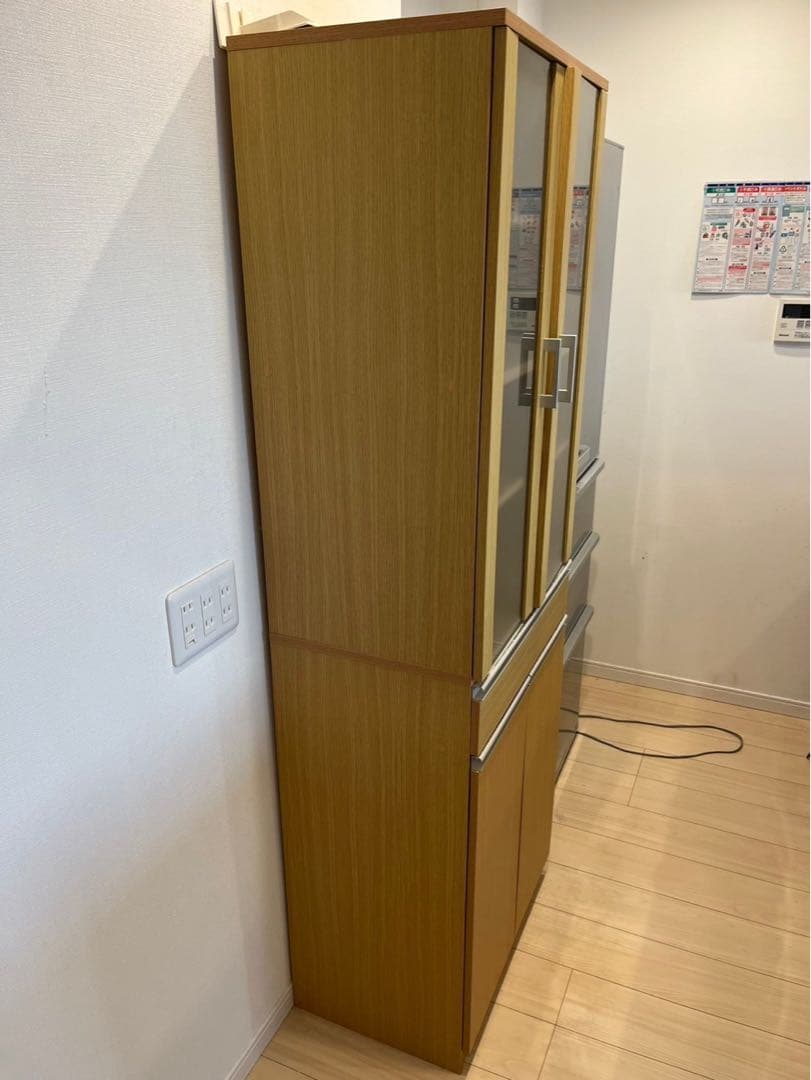 食器棚　ニトリ　イケア　木目調 食器棚 ガラス扉付き　台所