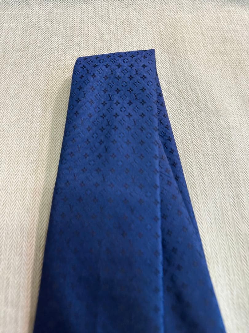 ルイヴィトン　ネイビー シルク ネクタイ ロゴパターン