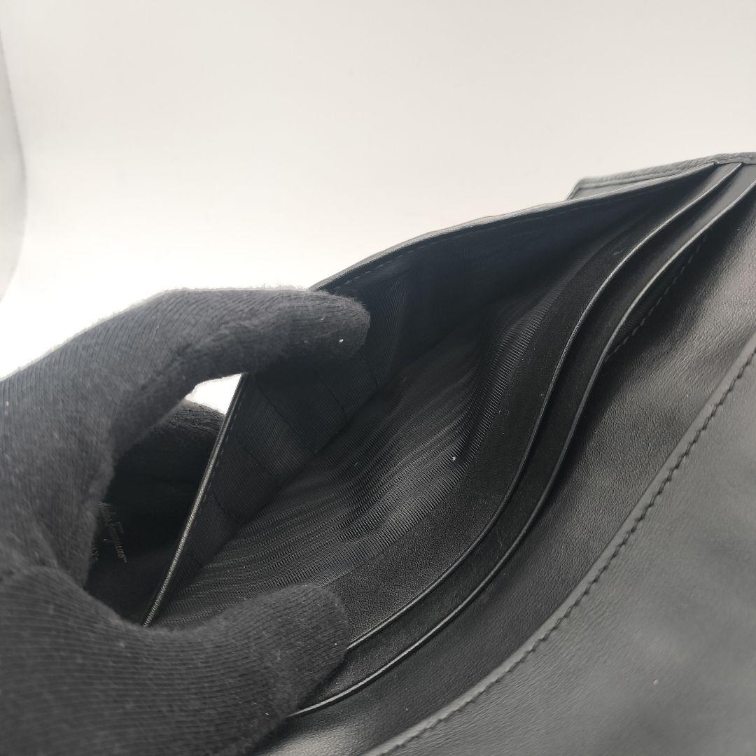 ◎サルヴァトーレフェラガモ　長財布　財布　ガンチーニ型押し　ブラック