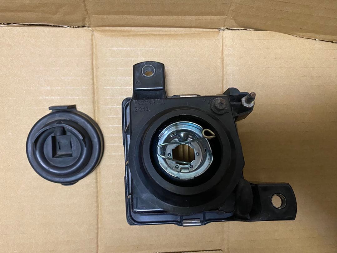 AE86 レビン　純正フォグランプ