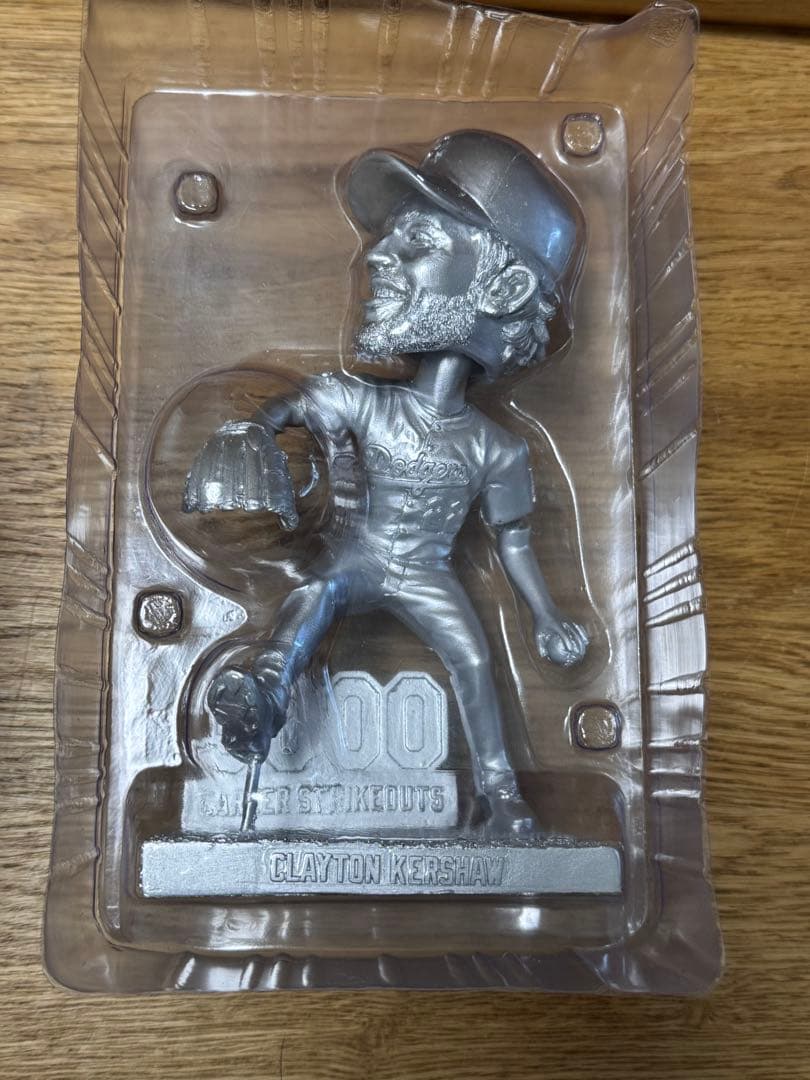 激レア　カーショー 3000奪三振 ボブルヘッド　プラチナ　年間シート保持者のみ