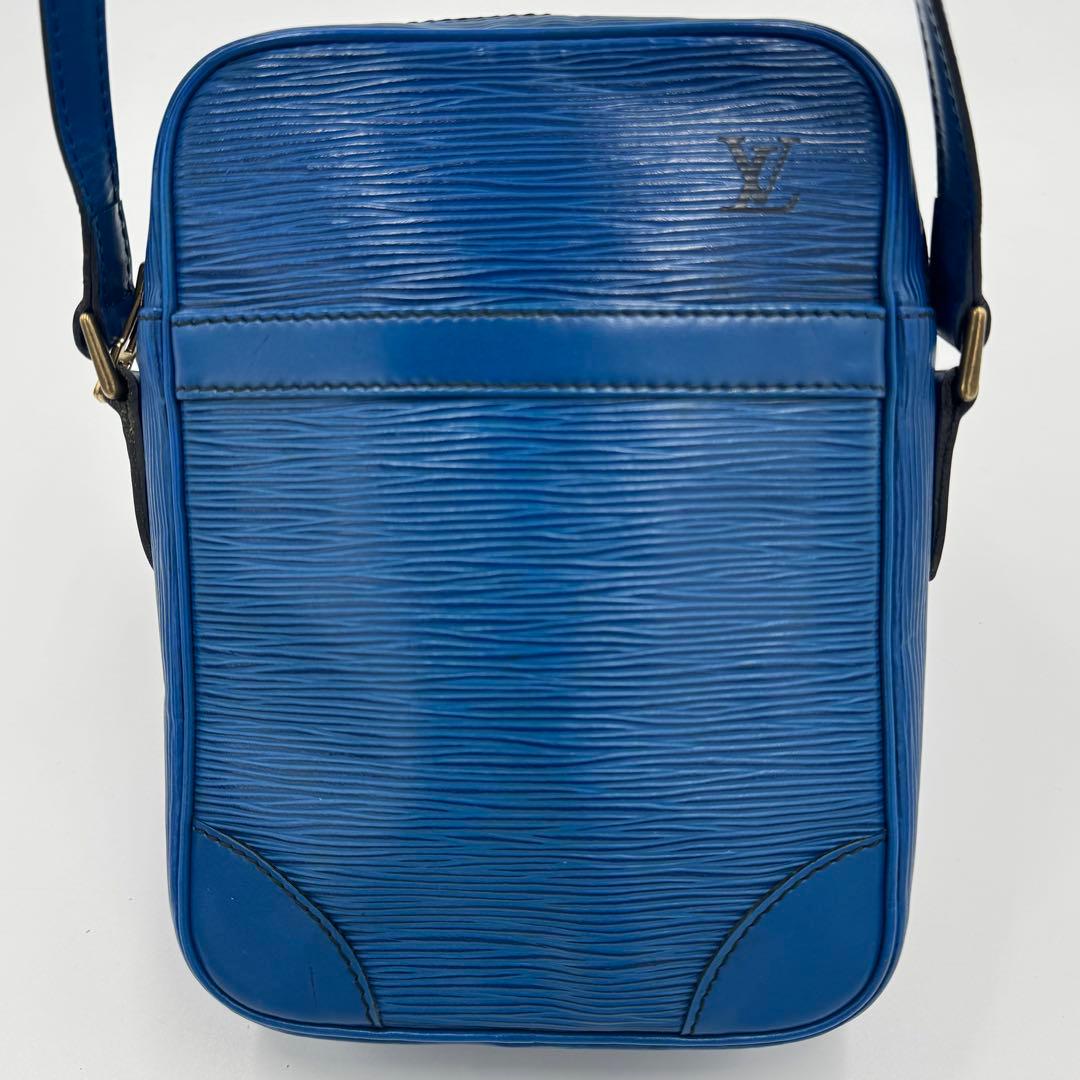 ルイヴィトン エピ ダヌーヴ レザー ショルダーバッグ 斜めがけ ブルー