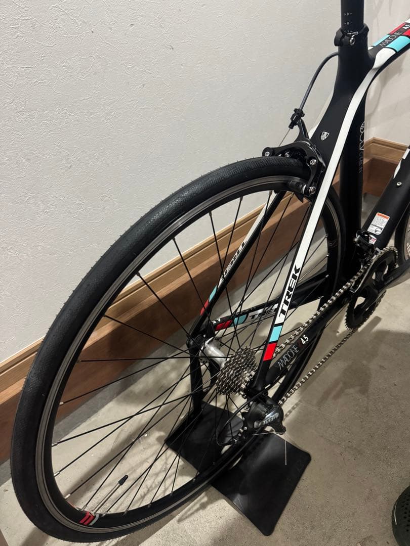 フルカーボンロードバイク　TREK MADONE 4.5