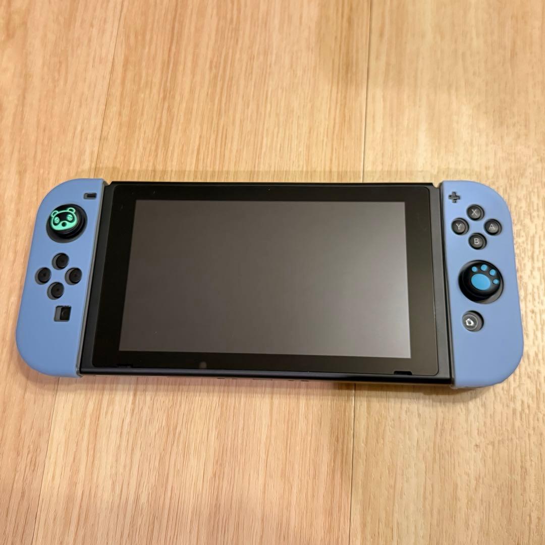 【ほぼ新品】人気ソフト2本付　Nintendo Switch 本体 グレー