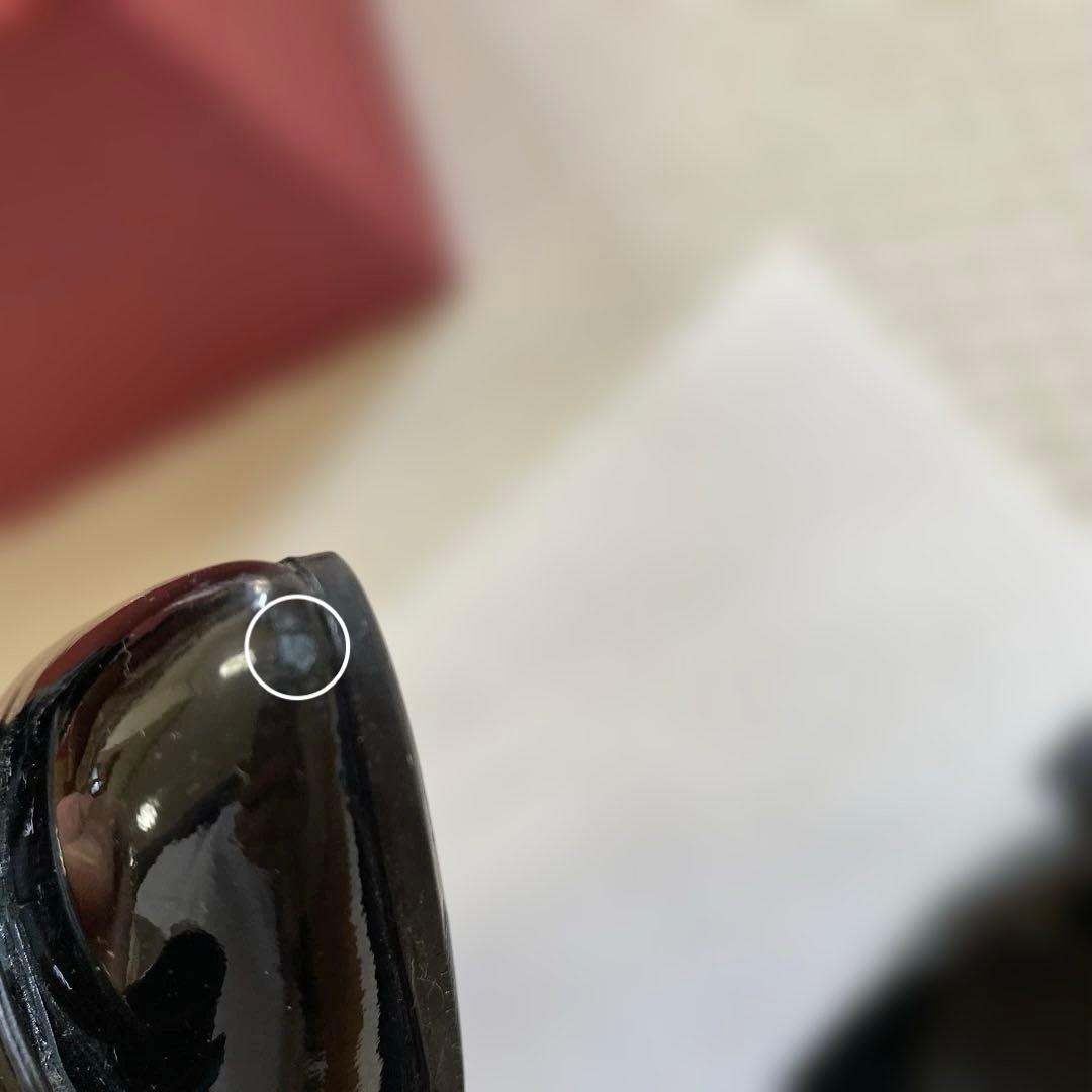 未使用に近い　美品　希少　フェラガモ　VIVA ブラックエナメル　７D 箱付き