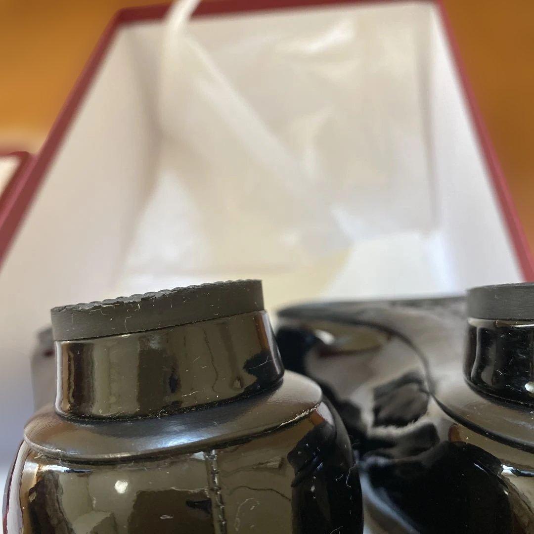 未使用に近い　美品　希少　フェラガモ　VIVA ブラックエナメル　７D 箱付き