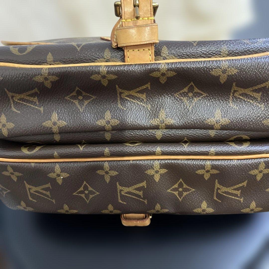 【Louis Vuitton】ソミュール30(ショルダーバック)