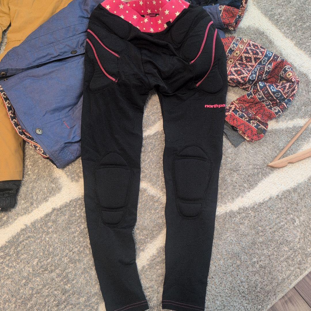 【値下げしました】ROXY スノーボードウェア ベストとパンツセット