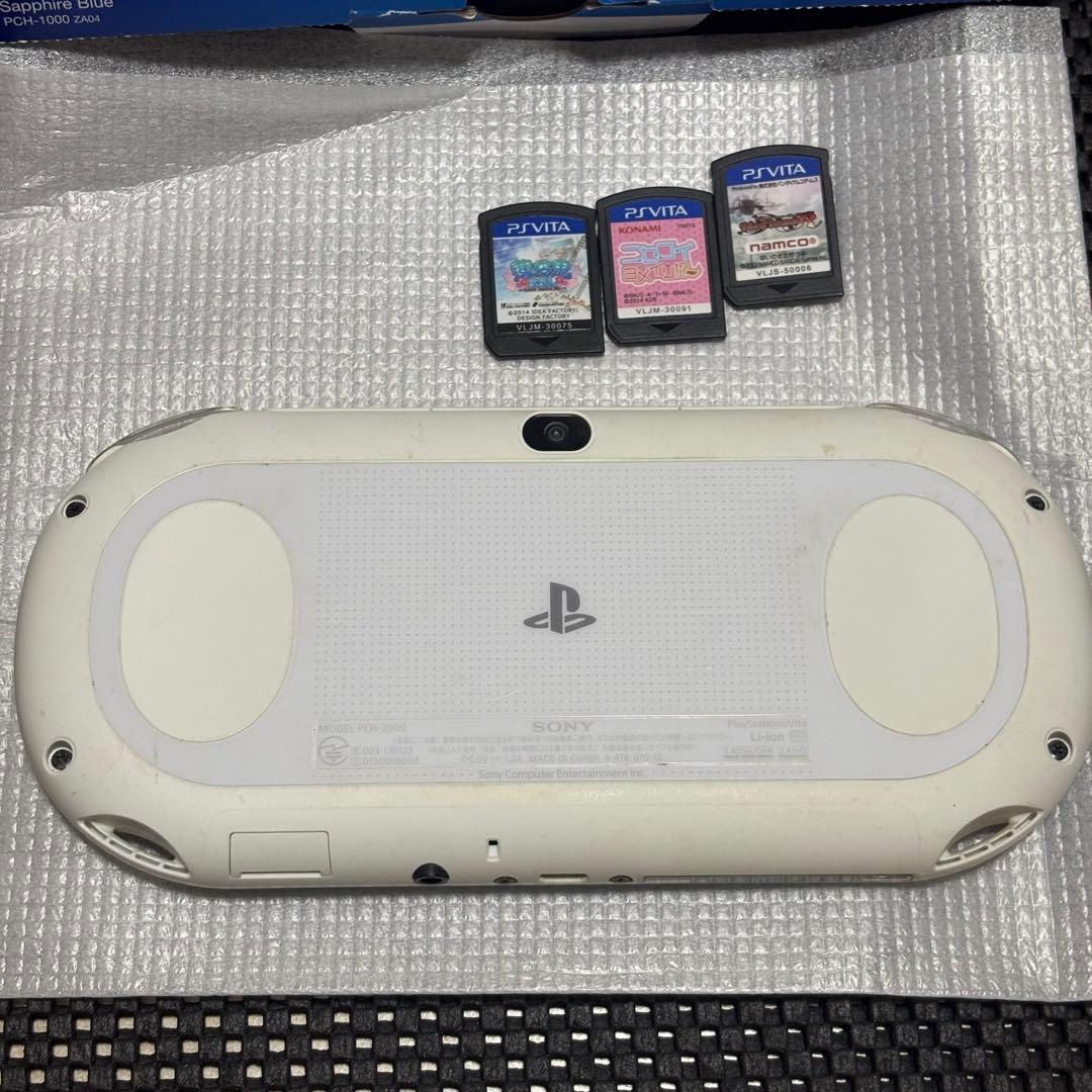 【美品】PSVITA PCH-2000 グレイシャー・ホワイト　ソフト3本付