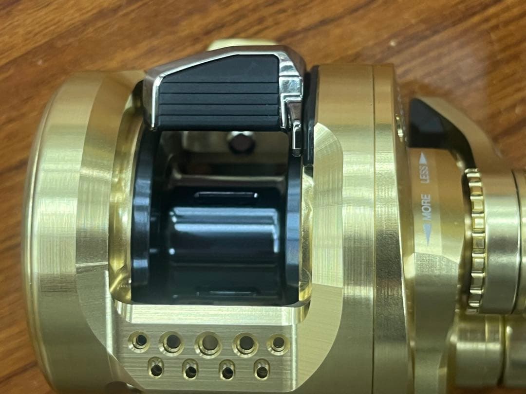 【新品】シマノ オシアコンクエスト201PG 左巻き　オフショアリール