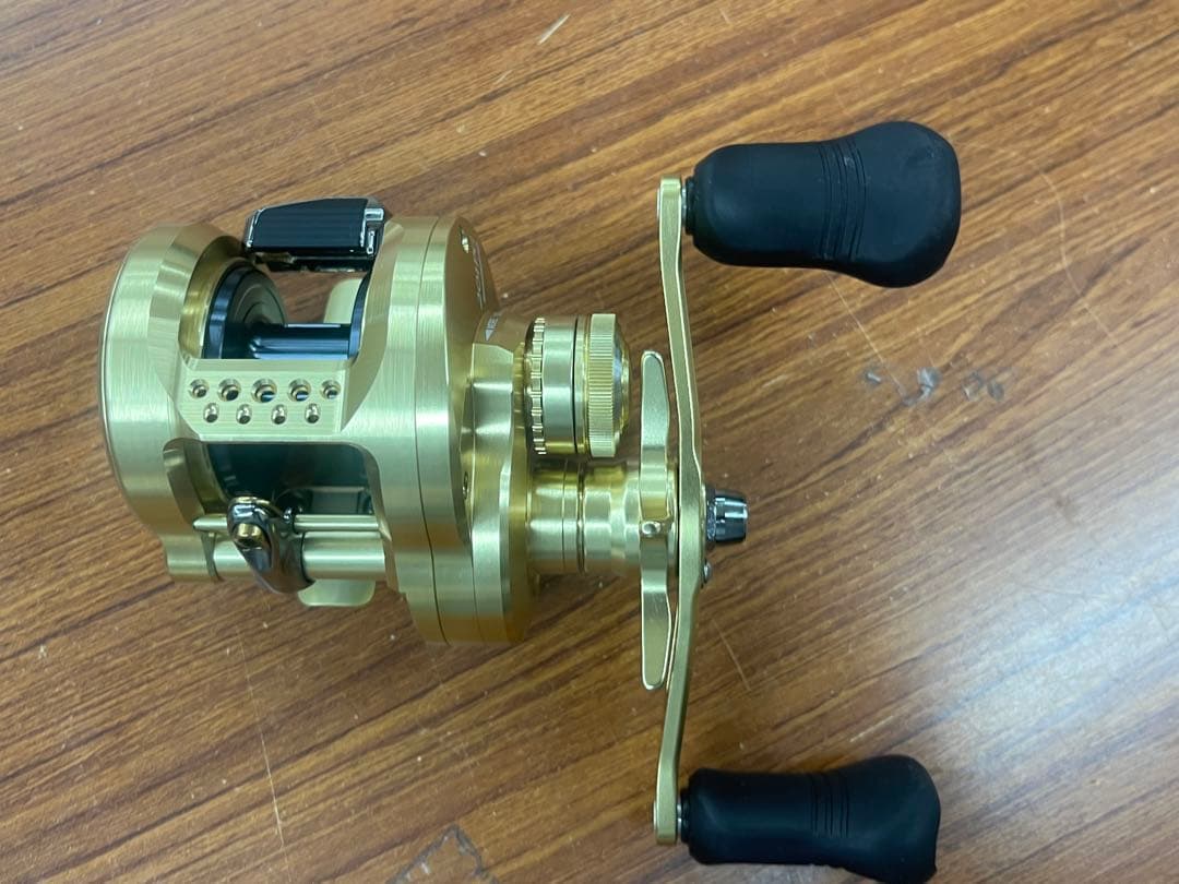 【新品】シマノ オシアコンクエスト201PG 左巻き　オフショアリール