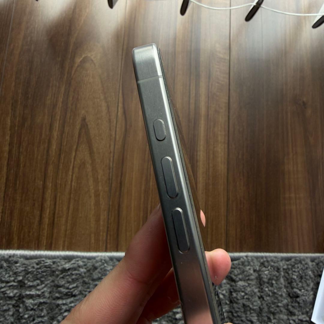 【本体】Apple iPhone 15Pro シルバー 256GB