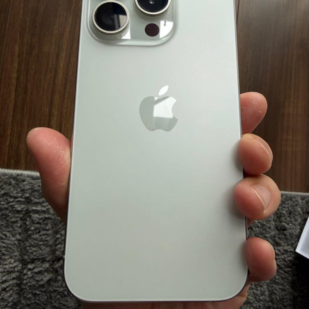 【本体】Apple iPhone 15Pro シルバー 256GB