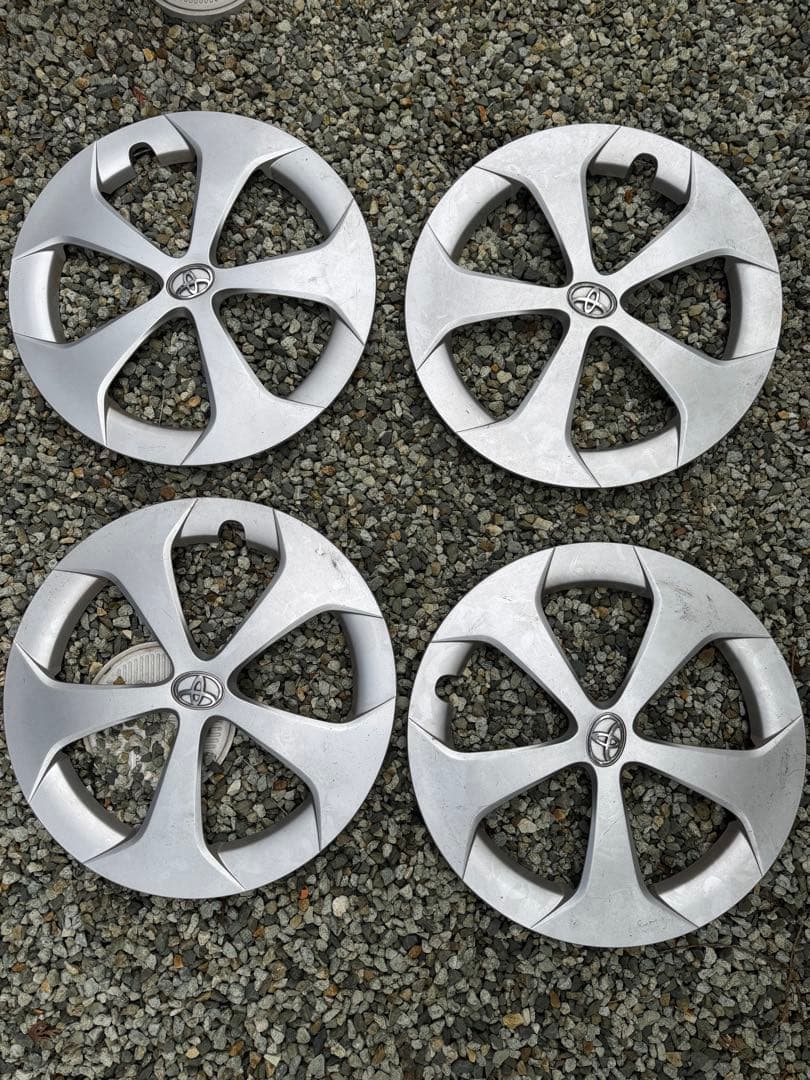 30プリウス純正ホイール