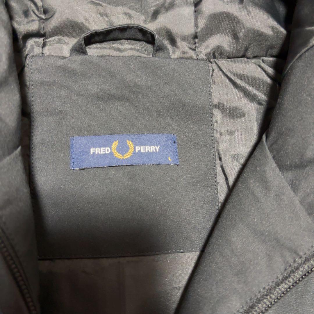 FRED PERRY フレッドペリー別注 パデッド フード刺繍シェルジャケット