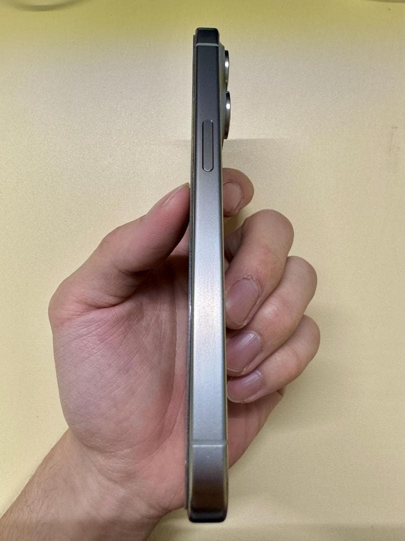 Apple iPhone 15 Pro 128GB ナチュラルチタニウム