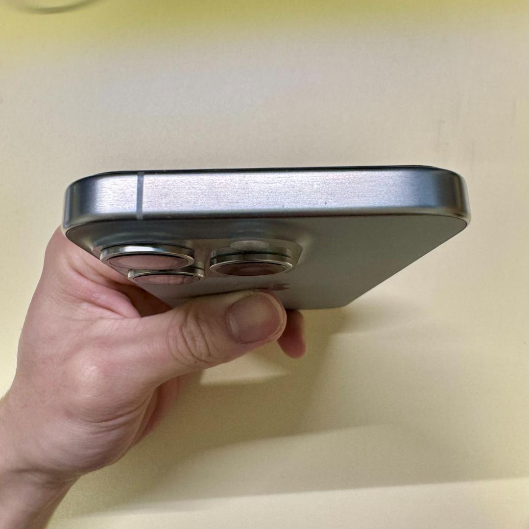 Apple iPhone 15 Pro 128GB ナチュラルチタニウム