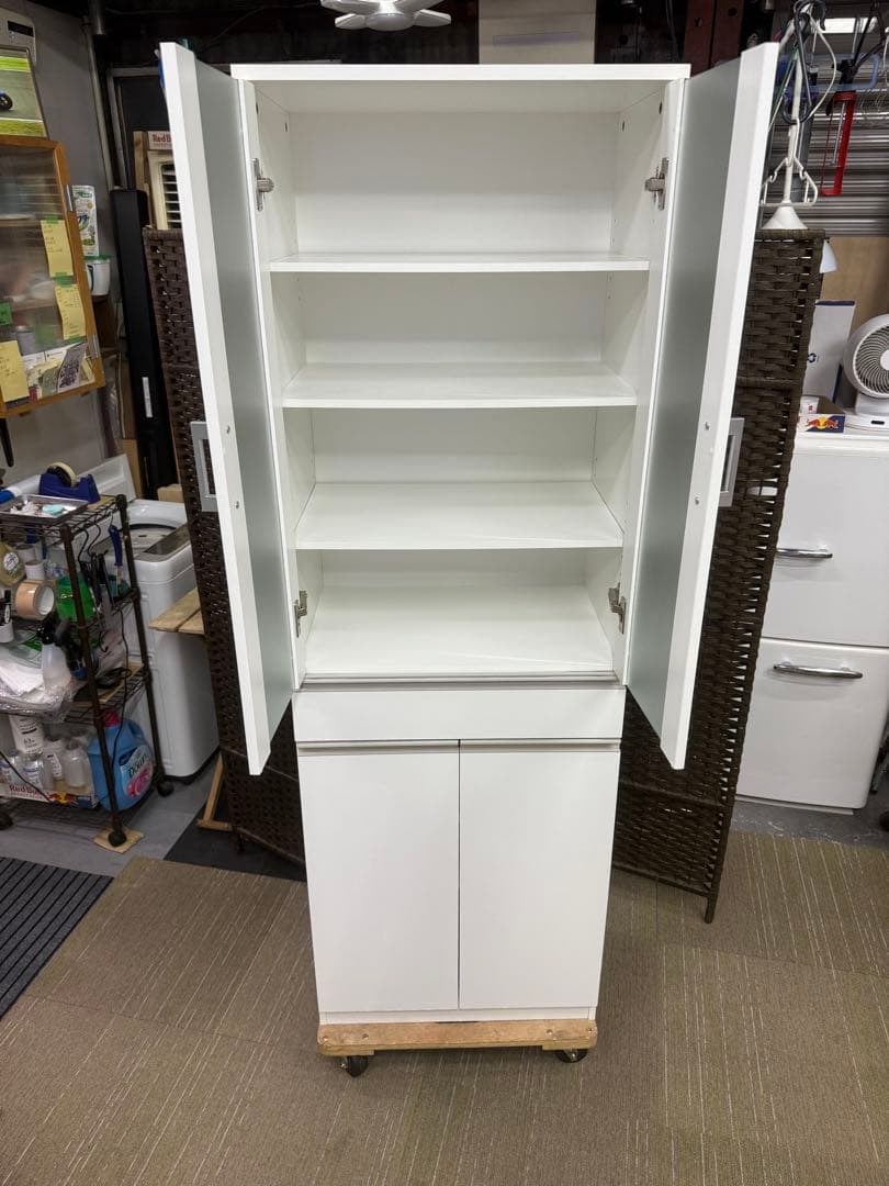 【完成品】【美品】ニトリ　キャビネット　フォルム　SK1860 WH 食器棚