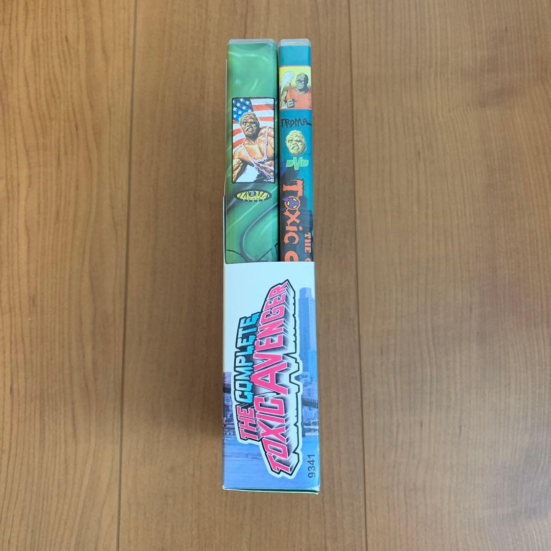 悪魔のドクドクモンスター　The complete toxic avenger