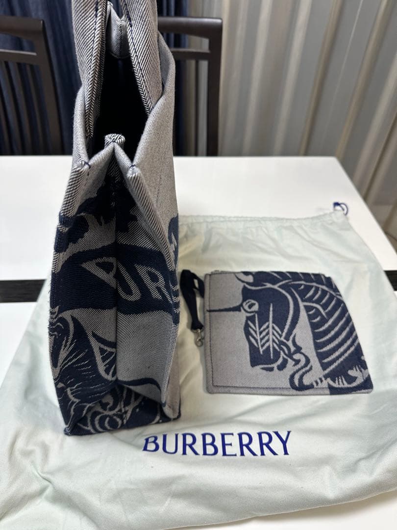 【アリサンダー】 【新品】 Burberry トートバッグ 8080749