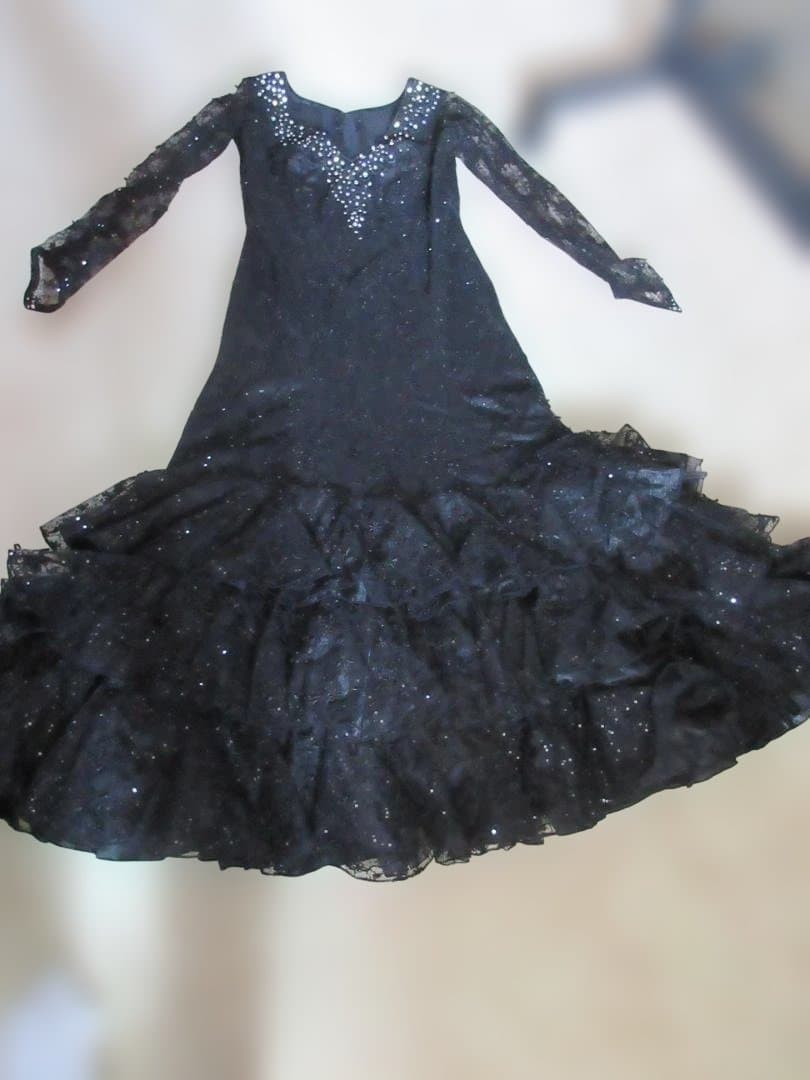 黒いフラメンコドレス