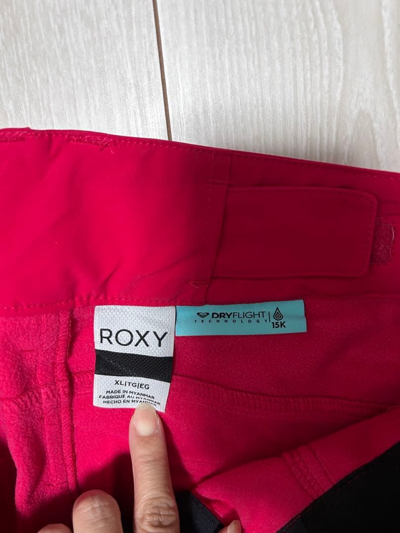 新品未使用　ROXY スノボウェアスキー　パンツ　レッドピンク　レディース　XL