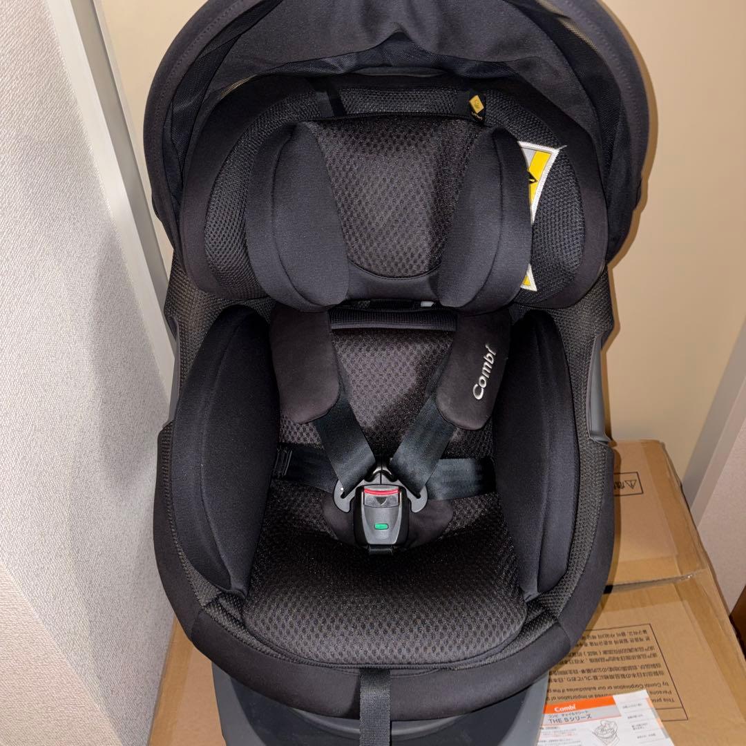 Combi チャイルドシート THE S ISOFIX plus