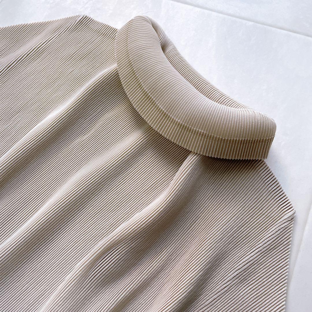 美品✨プリーツプリーズ ハイネック カットソー 半袖 洗える ベージュ サイズ3