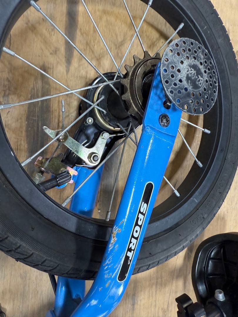 送料込み ストライダー STRIDER 14x キッズバイク 青色 自転車