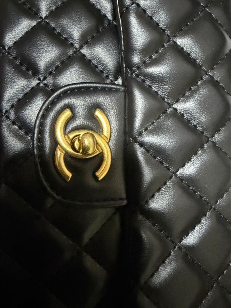 CHANEL MAKEUP ハンドルゴールドプレート　キルティング　バッグ