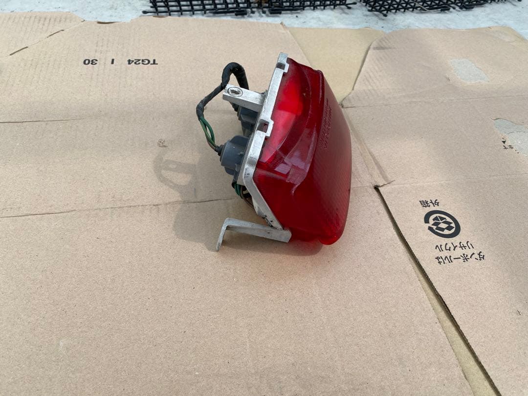 ニ*る様 ブロス650、400用Rカウル