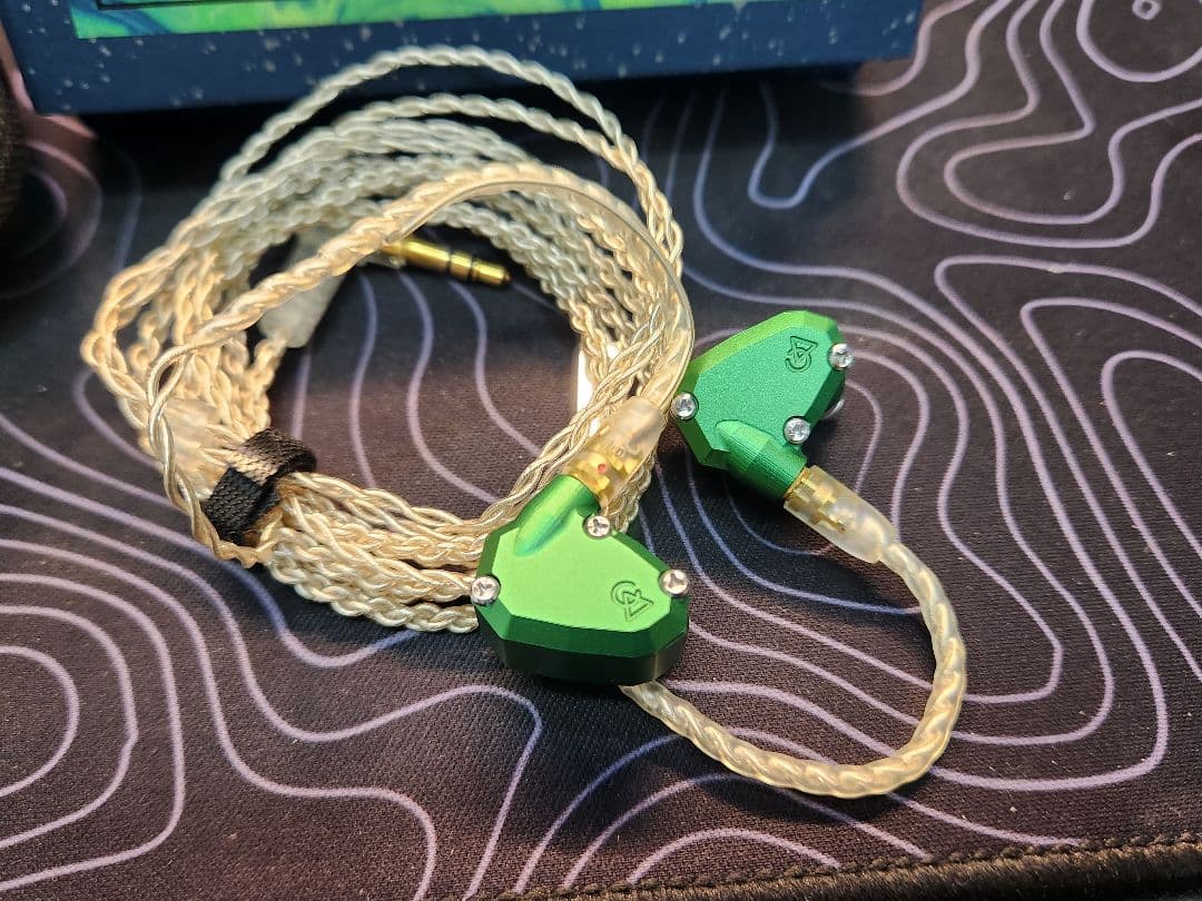 CampfireAudio ANDROMEDA 初期型(2017)