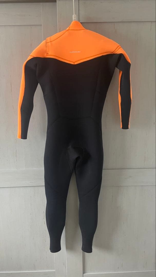 Quiksilver フルスーツ 3回くらい使用綺麗です